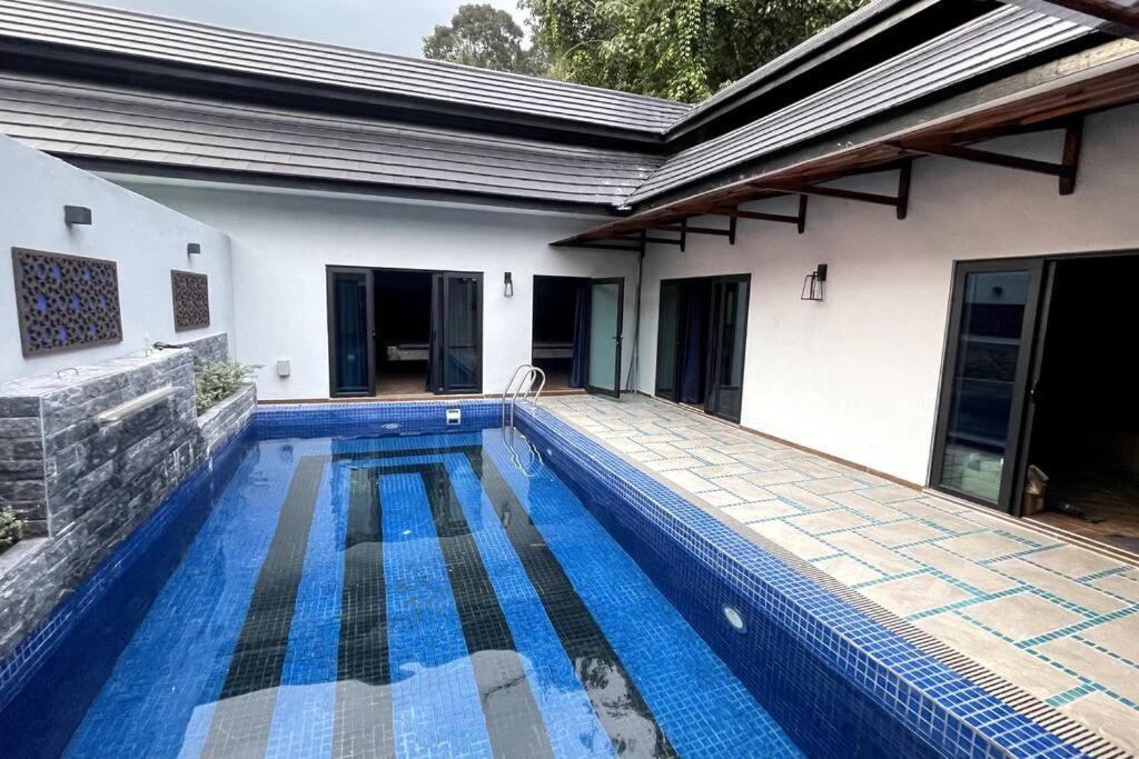 Charis Janda Baik Semi D Villa 6: 3 Bedroom + Pool Bentong Luaran gambar